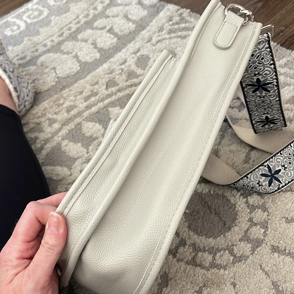 Authentic ah•dorned bag gray with silver clasps - Picture 5 of 11